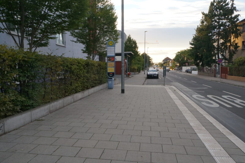Haltestelle Luisenstraße - keine Sitzbank kein Wartehäuschen 
Bericht aus dem Ortsbeirat
